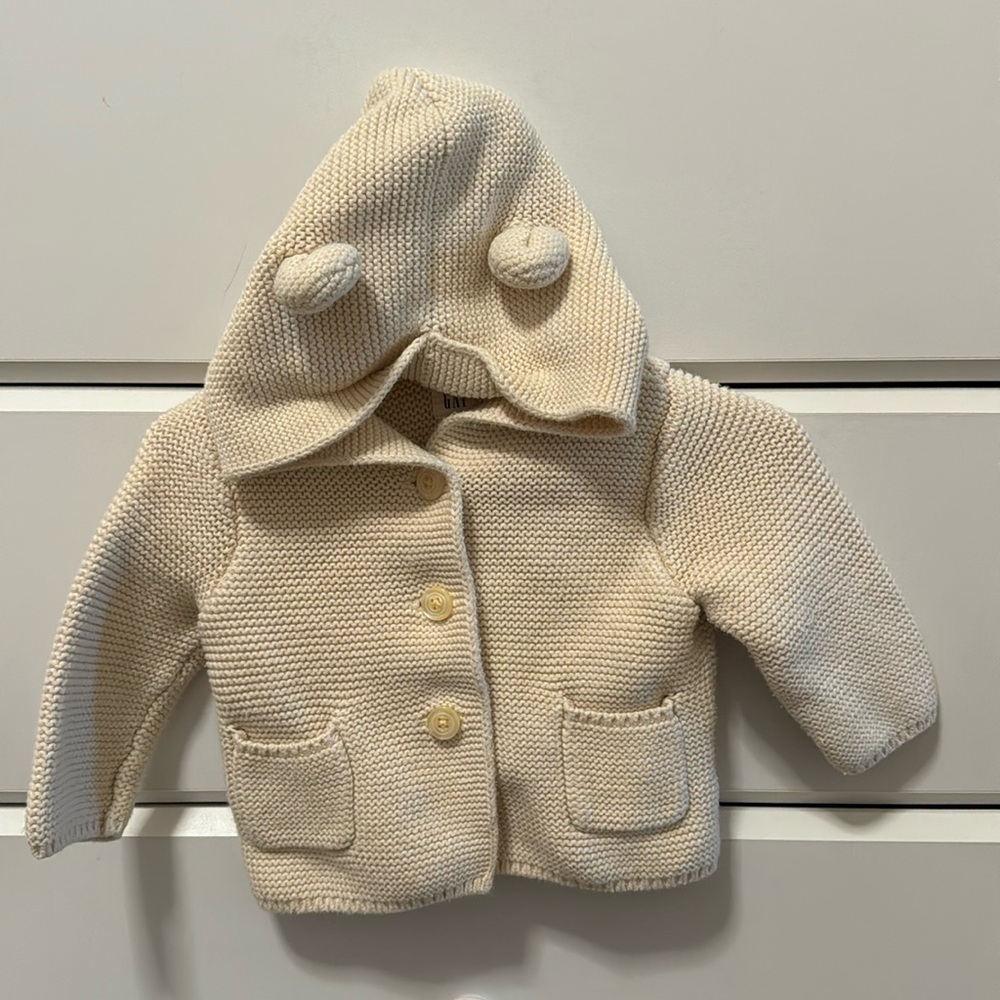 3-6 mos Baby Gap hoodie in cream color